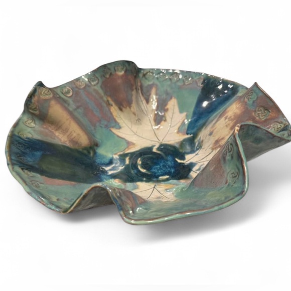 Studio Pottery Ruffled Bowl - Picture 4 of 14